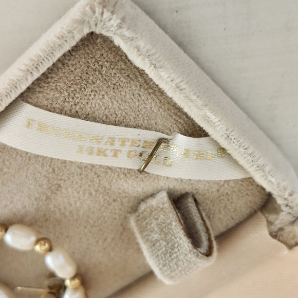 GORGEOUS freshwater pearl bracelet and earrings With 14k Gold Beads - Picture 3 of 4